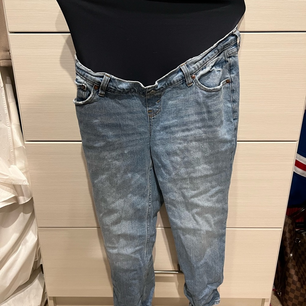 Maternity Ankle Straight Jeans in Medium Wash